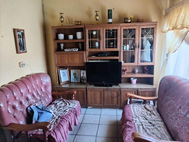 2 Bedroom Property for Sale in Naledi Gauteng