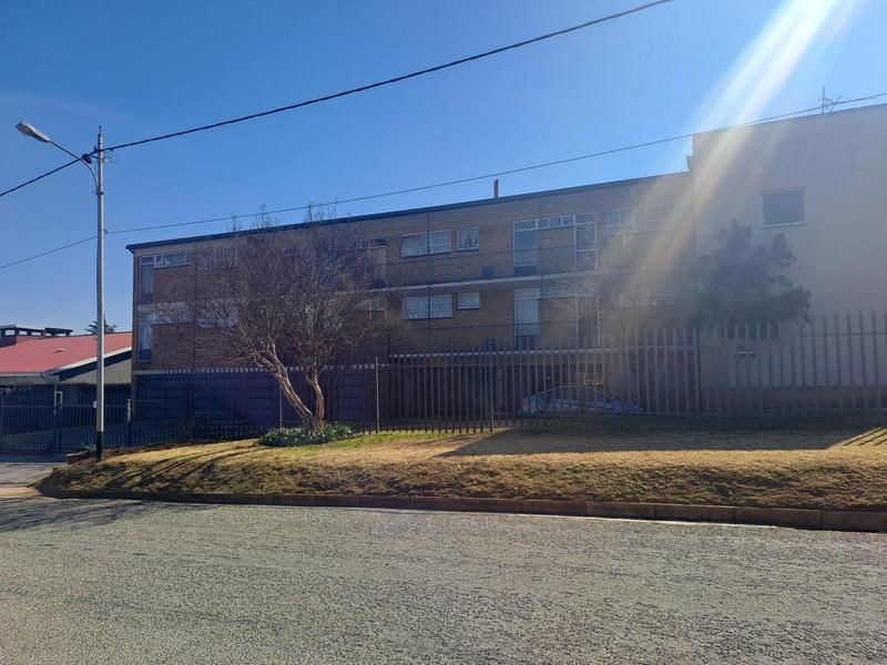 To Let 2 Bedroom Property for Rent in Florida Park Gauteng