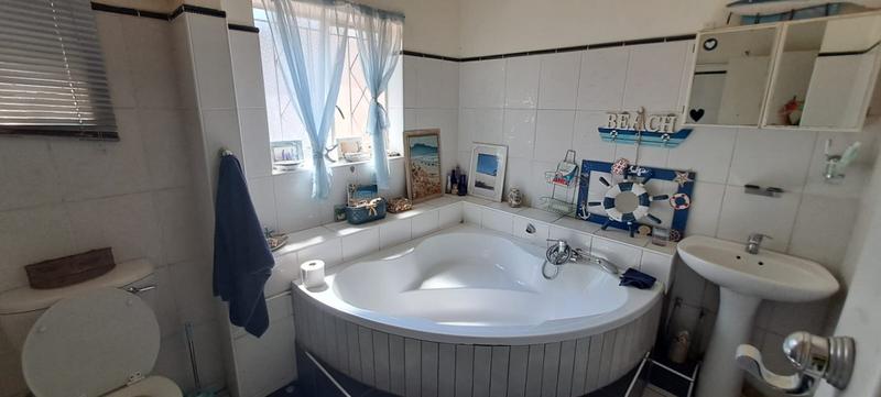6 Bedroom Property for Sale in Lambton Gauteng