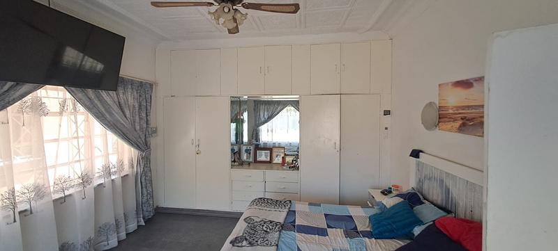 6 Bedroom Property for Sale in Lambton Gauteng