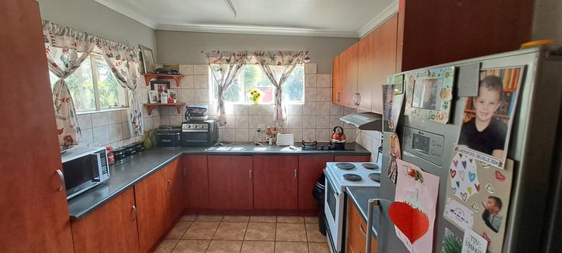 6 Bedroom Property for Sale in Lambton Gauteng