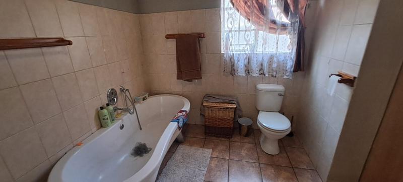 6 Bedroom Property for Sale in Lambton Gauteng