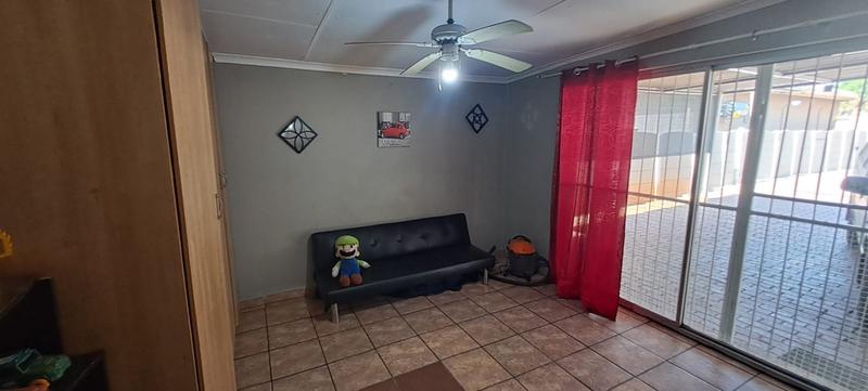 6 Bedroom Property for Sale in Lambton Gauteng