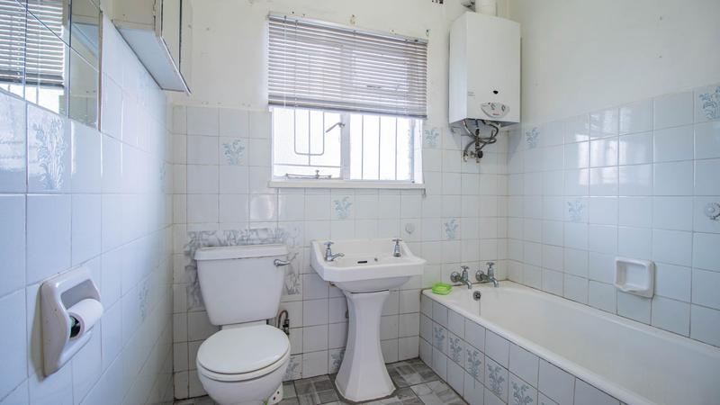 1 Bedroom Property for Sale in Eastleigh Ridge Gauteng