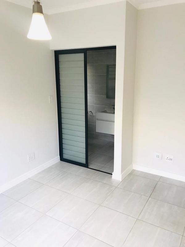 3 Bedroom Property for Sale in Waterfall Gauteng