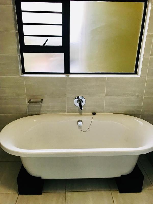 3 Bedroom Property for Sale in Waterfall Gauteng