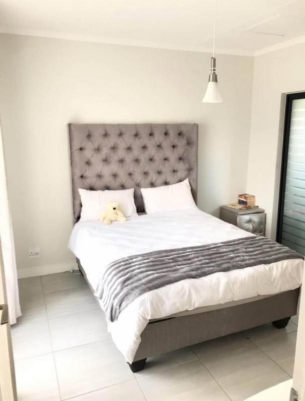 1 Bedroom Property for Sale in Waterfall Gauteng