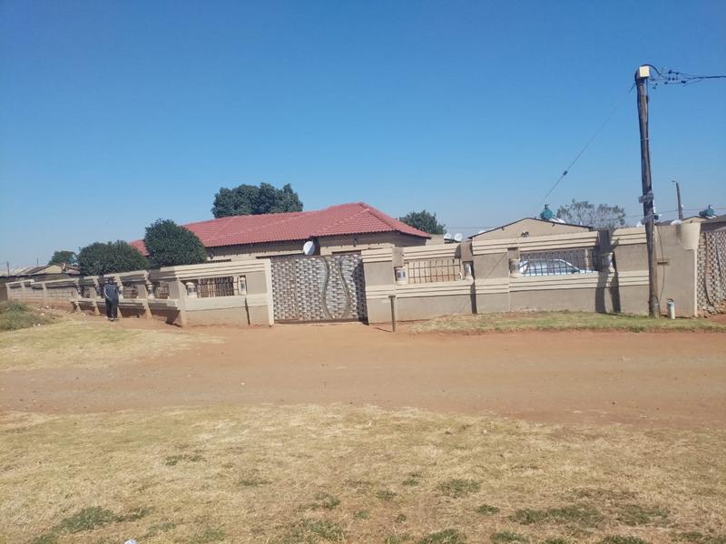 3 Bedroom Property for Sale in Buhle Park Gauteng