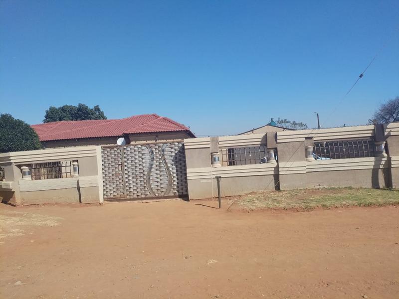 3 Bedroom Property for Sale in Buhle Park Gauteng