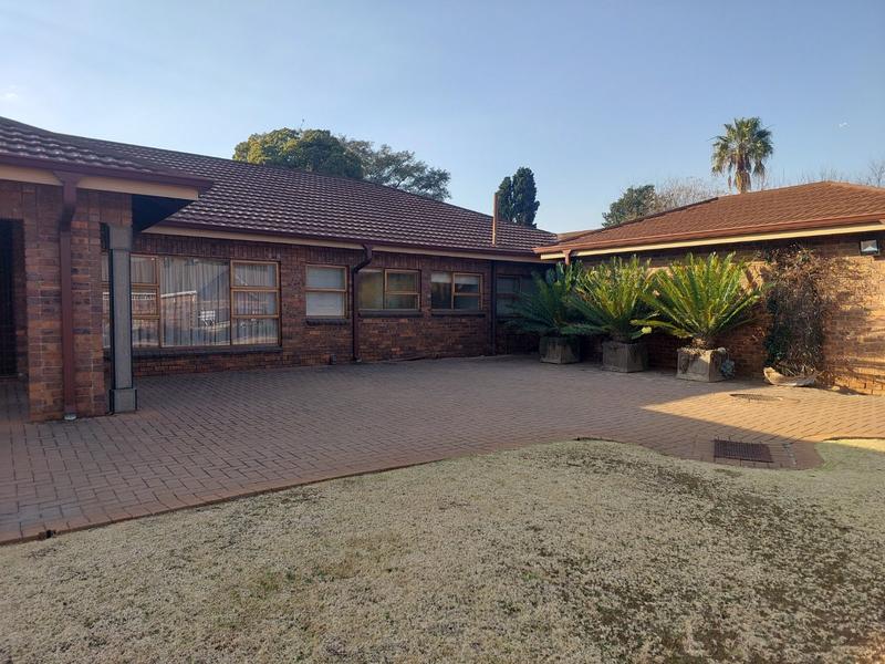 4 Bedroom Property for Sale in Kenleaf Gauteng