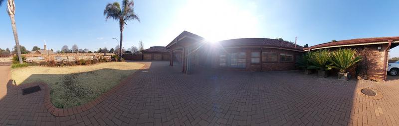 4 Bedroom Property for Sale in Kenleaf Gauteng