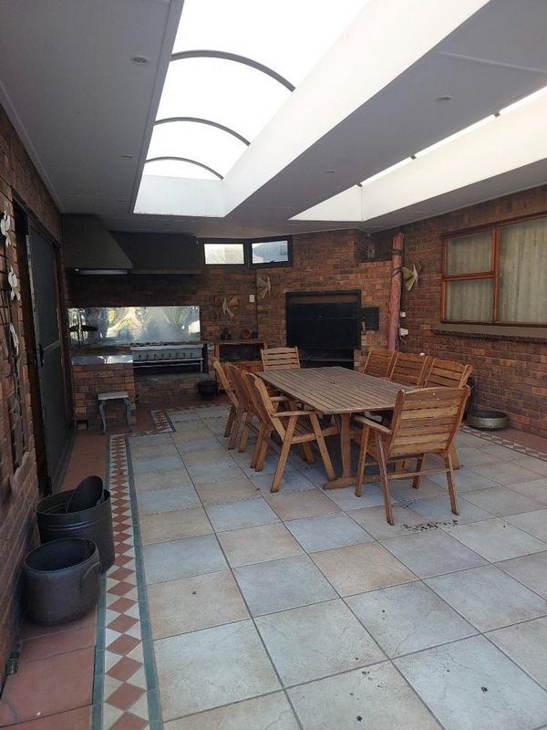 4 Bedroom Property for Sale in Kenleaf Gauteng