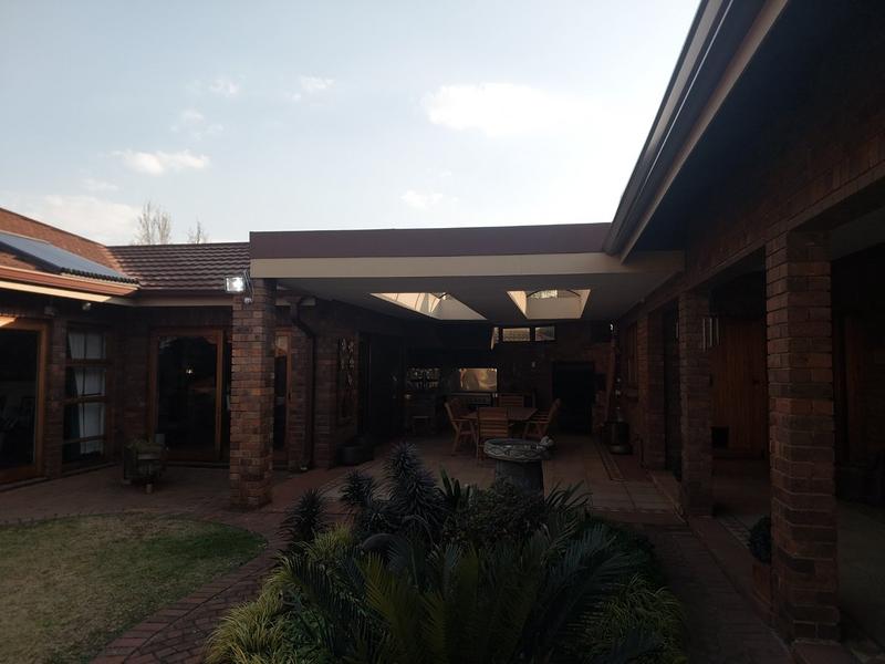 4 Bedroom Property for Sale in Kenleaf Gauteng