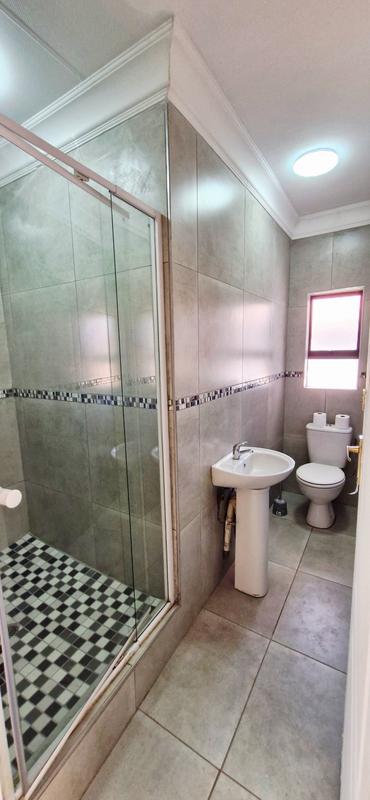 7 Bedroom Property for Sale in Sonneveld Gauteng