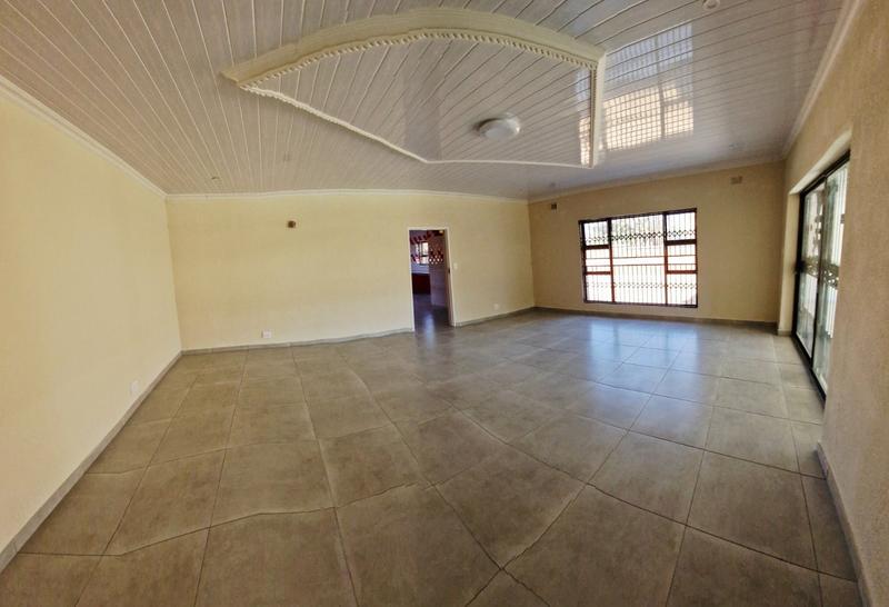 7 Bedroom Property for Sale in Sonneveld Gauteng