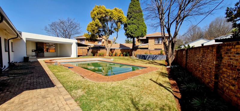 7 Bedroom Property for Sale in Sonneveld Gauteng