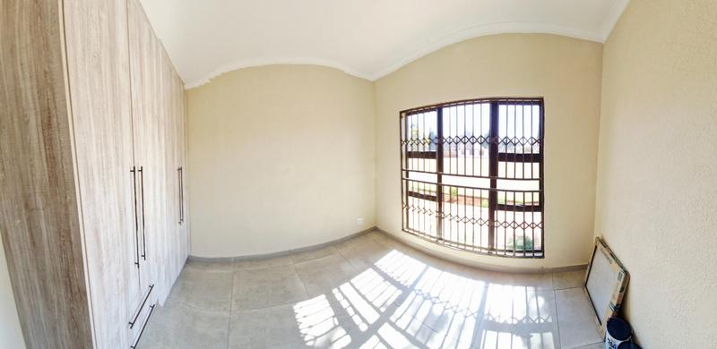 7 Bedroom Property for Sale in Sonneveld Gauteng