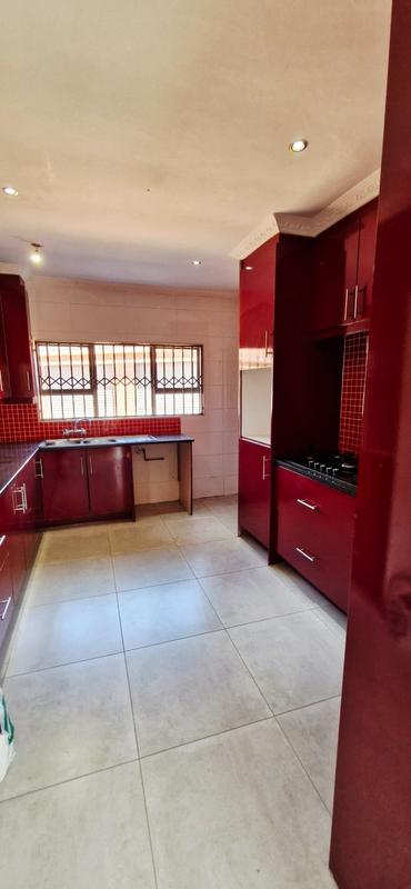 7 Bedroom Property for Sale in Sonneveld Gauteng