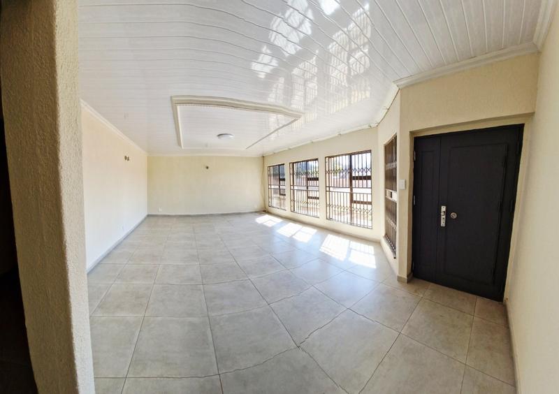 7 Bedroom Property for Sale in Sonneveld Gauteng
