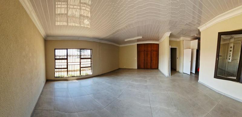 7 Bedroom Property for Sale in Sonneveld Gauteng