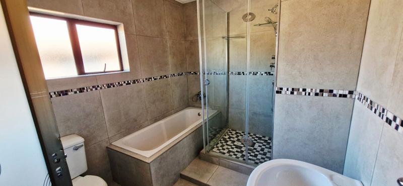 7 Bedroom Property for Sale in Sonneveld Gauteng