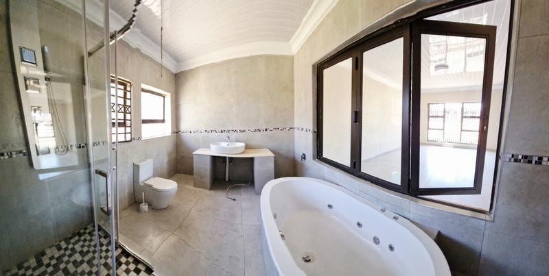 7 Bedroom Property for Sale in Sonneveld Gauteng