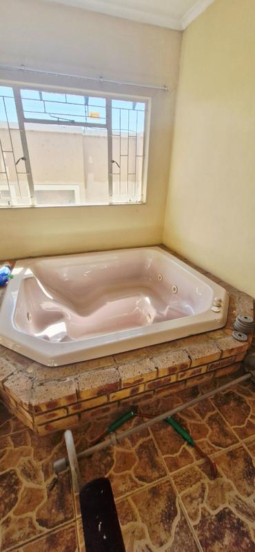 8 Bedroom Property for Sale in Sunward Park Gauteng