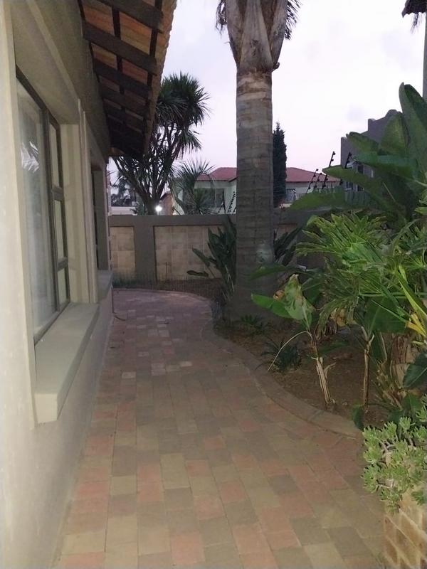 3 Bedroom Property for Sale in Sonneveld Gauteng