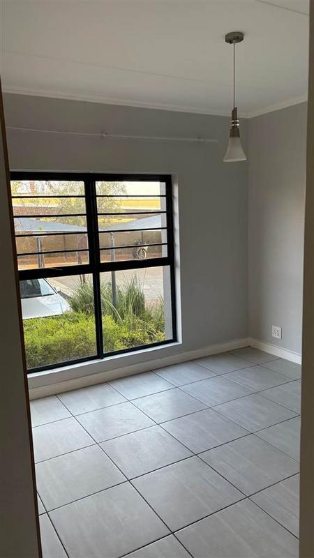 To Let 3 Bedroom Property for Rent in Waterfall Gauteng
