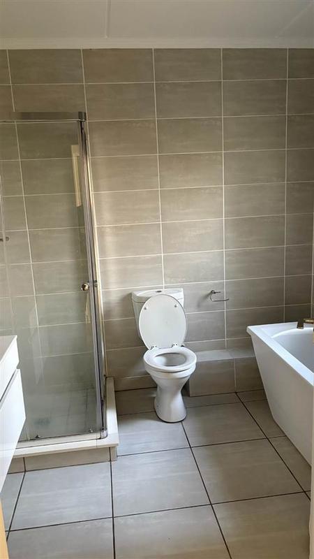 To Let 3 Bedroom Property for Rent in Waterfall Gauteng