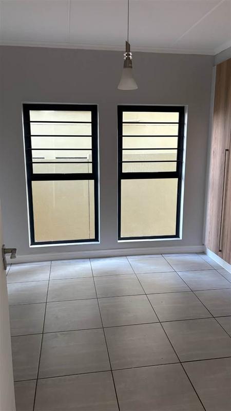 To Let 3 Bedroom Property for Rent in Waterfall Gauteng