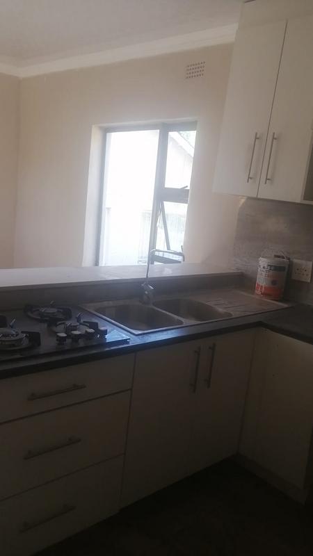 To Let 1 Bedroom Property for Rent in Blairgowrie Gauteng
