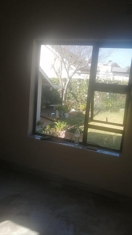 To Let 1 Bedroom Property for Rent in Blairgowrie Gauteng