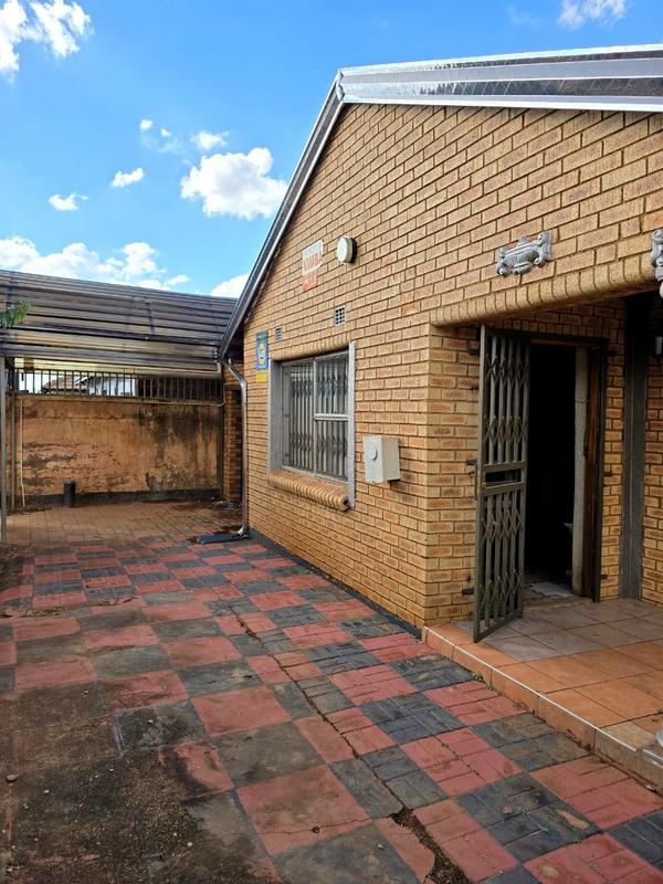 3 Bedroom Property for Sale in Protea Glen Gauteng