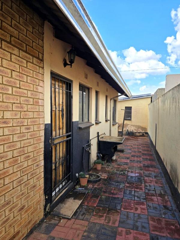 3 Bedroom Property for Sale in Protea Glen Gauteng