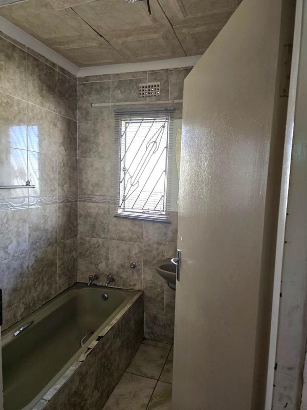 3 Bedroom Property for Sale in Protea Glen Gauteng