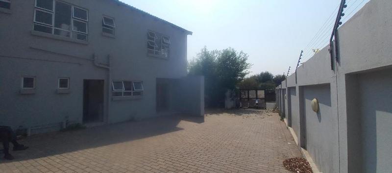 5 Bedroom Property for Sale in Bloubosrand Gauteng