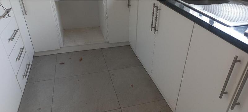5 Bedroom Property for Sale in Bloubosrand Gauteng