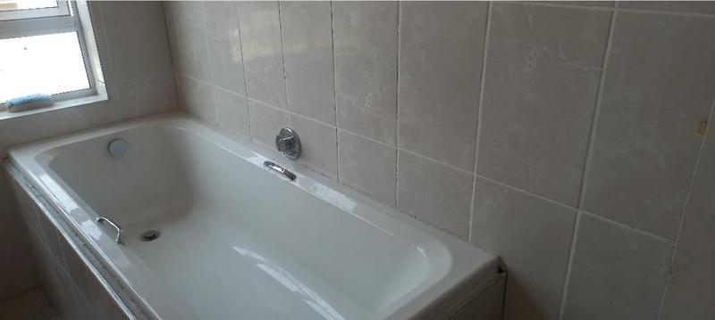 5 Bedroom Property for Sale in Bloubosrand Gauteng