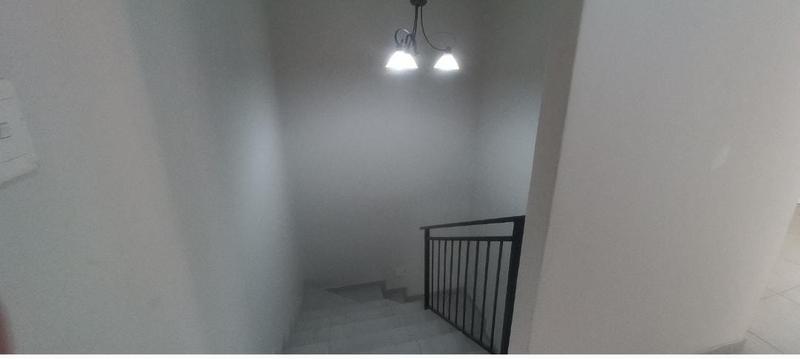 5 Bedroom Property for Sale in Bloubosrand Gauteng