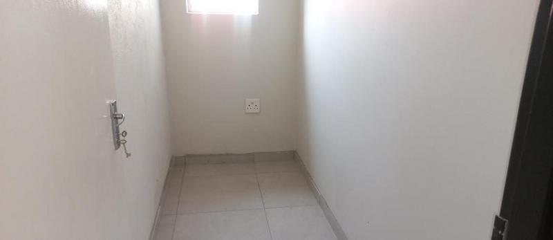 5 Bedroom Property for Sale in Bloubosrand Gauteng