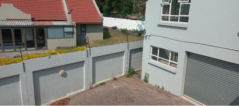5 Bedroom Property for Sale in Bloubosrand Gauteng