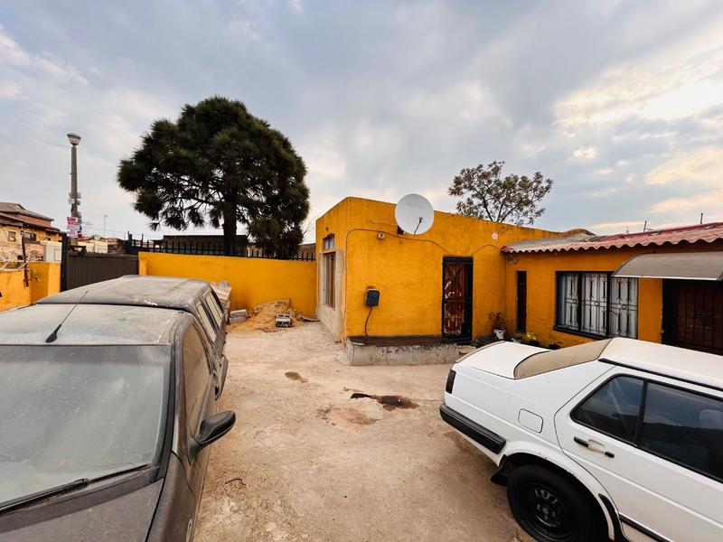 2 Bedroom Property for Sale in Entshonalanga Gauteng