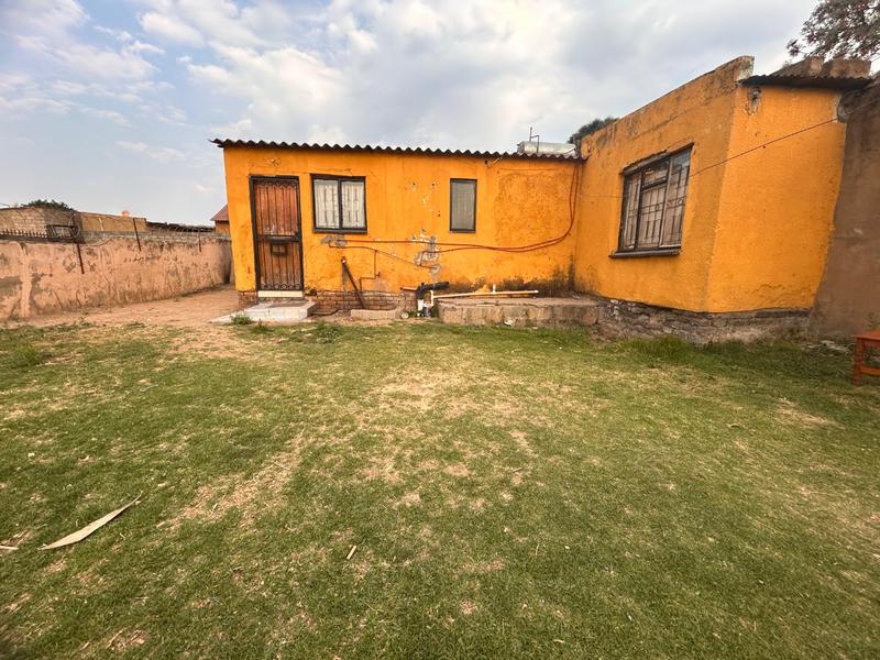 2 Bedroom Property for Sale in Entshonalanga Gauteng