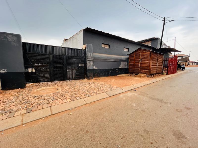 2 Bedroom Property for Sale in Protea Glen Gauteng
