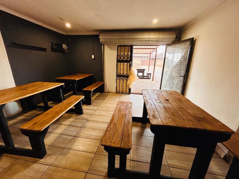 2 Bedroom Property for Sale in Protea Glen Gauteng