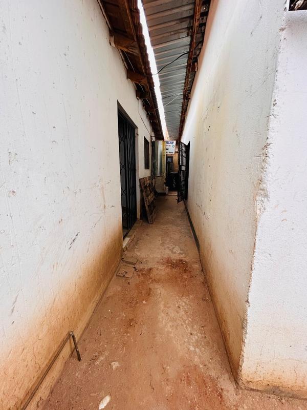 2 Bedroom Property for Sale in Protea Glen Gauteng