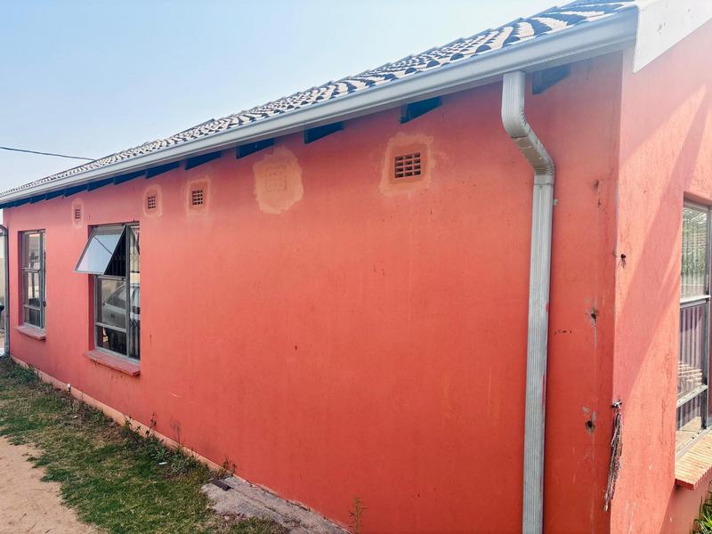 To Let 3 Bedroom Property for Rent in Fleurhof Gauteng