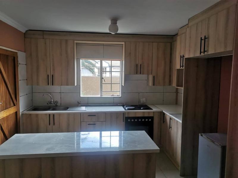 3 Bedroom Property for Sale in Rosslyn Gauteng