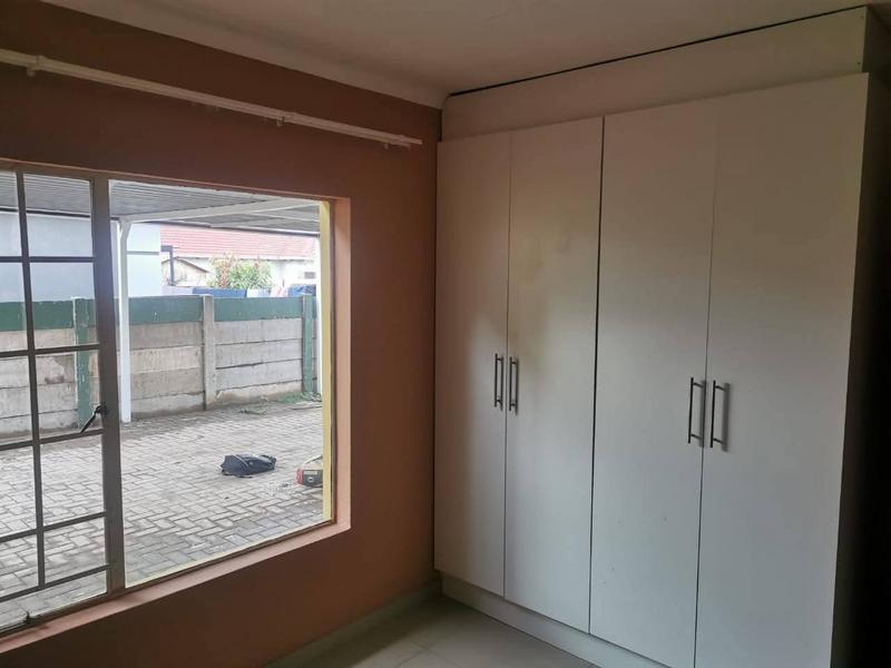 3 Bedroom Property for Sale in Rosslyn Gauteng